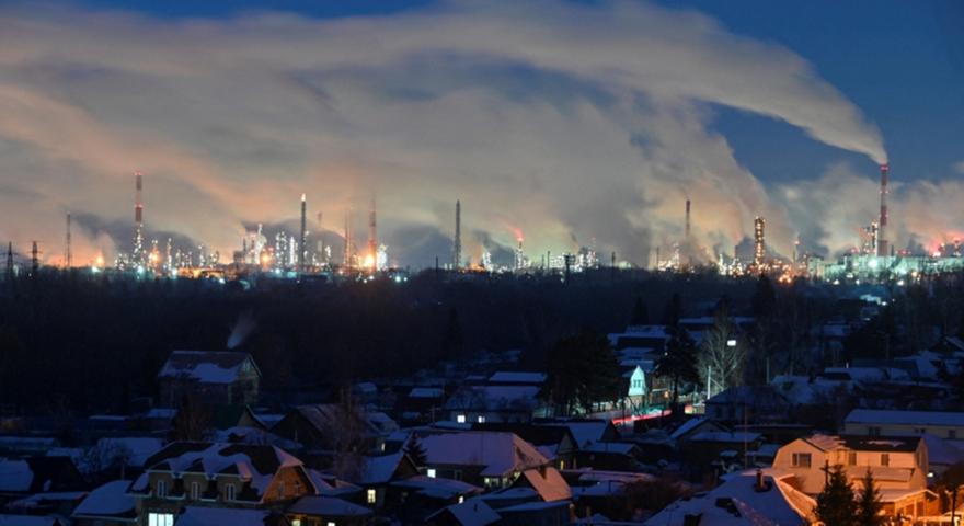 Η Ουκρανία ανακοίνωσε ότι έπληξε ένα από τα μεγαλύτερα διυλιστήρια της Ρωσίας