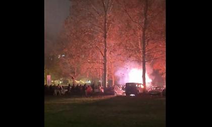 Πορεία προς το γήπεδο με καπνογόνα και πυροτεχνήματα από φίλους του Ερυθρού Αστέρα, πριν από το ντέρμπι με την Παρτίζαν