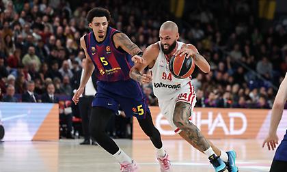 Τα έκανε όλα λάθος στο δεύτερο ημίχρονο και έφυγε ηττημένος από τη Βαρκελώνη ο Ολυμπιακός