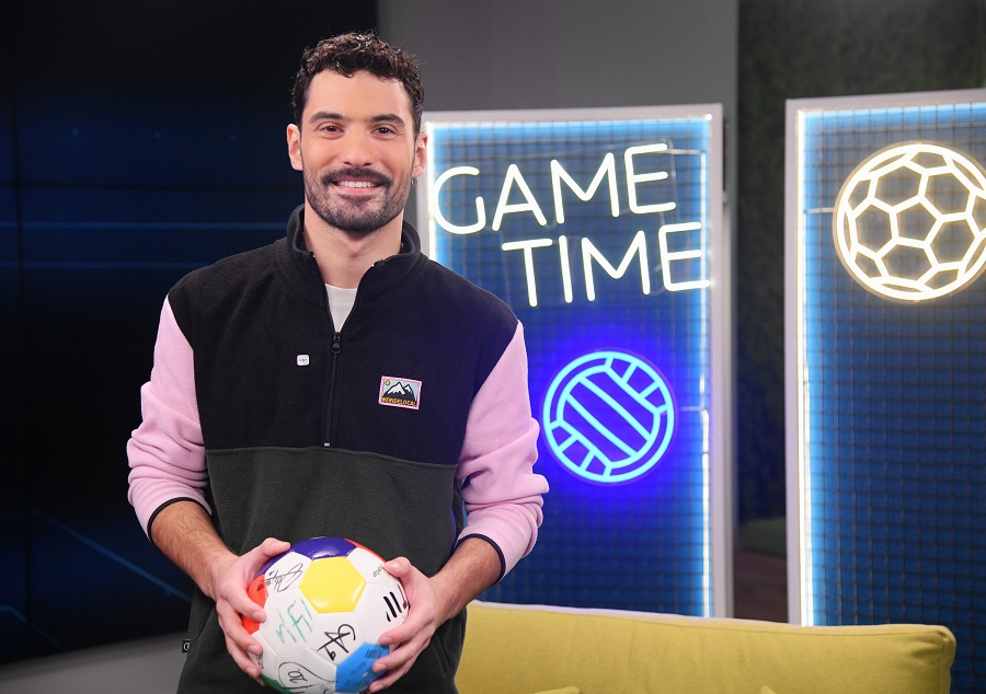 Ο Δημήτρης Τσίκλης στο Game Time: Το ντέρμπι με σαΐτες για καλό σκοπό και το μπέρδεμα