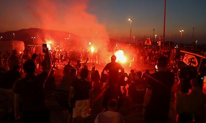 Τρέλα στο Αγρίνιο στην άφιξη της ΑΕΚ