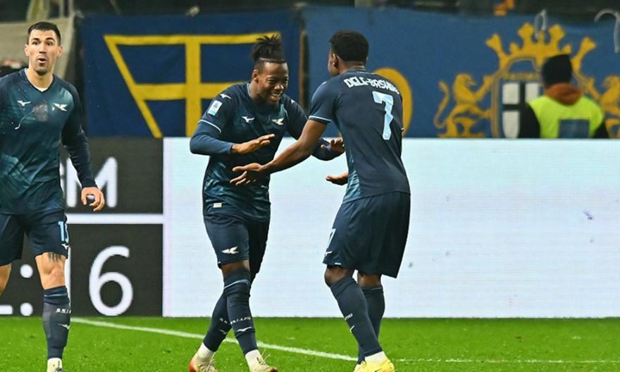 Τεράστιο διπλό για τη Λάτσιο στην Πάρμα, σκόραρε και πήρε «τρίποντο» με 9 παίκτες!