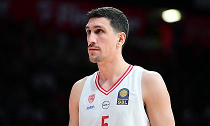 Χωρίς Λαρεντζάκη η δωδεκάδα του Ολυμπιακού κόντρα στο Περιστέρι