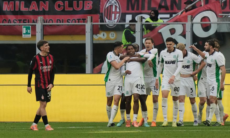 Έδωσε δικαιώματα και γκέλαρε κόντρα στη Σασουόλο η Μίλαν