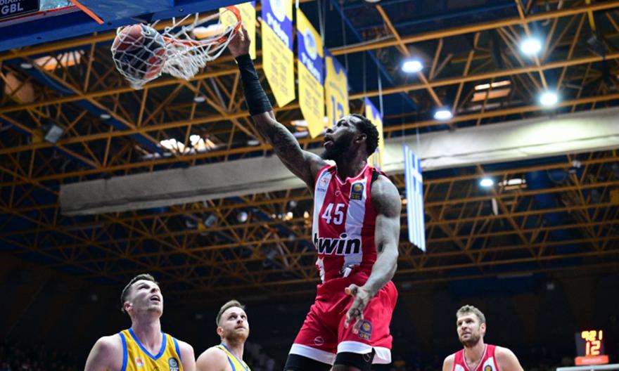 Τα highlights από την εντυπωσιακή εμφάνιση και νίκη του Ολυμπιακού κόντρα στο Περιστέρι