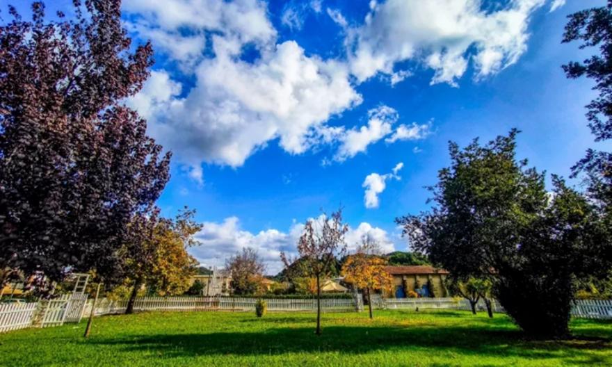 Καιρός: Βοριάδες στο Αιγαίο και τοπικές βροχές σε Κρήτη και Εύβοια