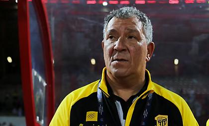 Με Τεν Κάτε στον πάγκο το Σουρινάμ στο μπαράζ για το Μουντιάλ