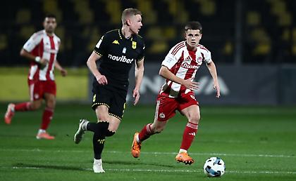 Ολυμπιακός: Ο Μουζακίτης που δεν καταλαβαίνει τίποτα και ο Καλογερόπουλος που δίνει μια ακόμα λύση στον Μεντιλίμπαρ