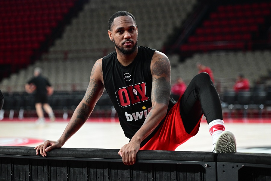 Τα πρώτο «κλικ» του Μόντε Μόρις από την προπόνηση του Ολυμπιακού