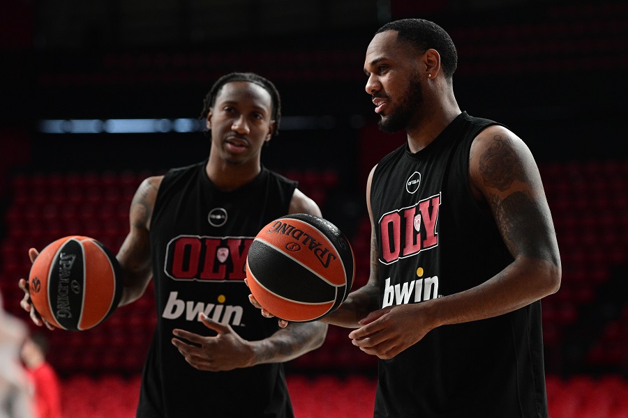 Τα πρώτο «κλικ» του Μόντε Μόρις από την προπόνηση του Ολυμπιακού