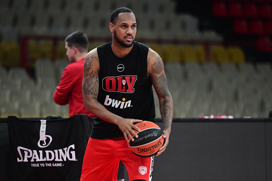 Τα πρώτο «κλικ» του Μόντε Μόρις από την προπόνηση του Ολυμπιακού