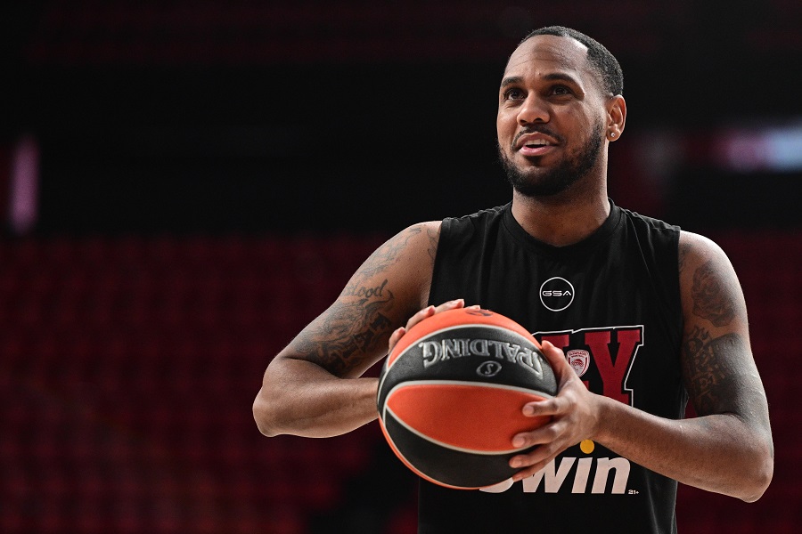 Τα πρώτο «κλικ» του Μόντε Μόρις από την προπόνηση του Ολυμπιακού