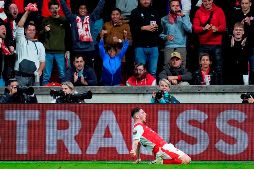 Το τελευταίο αντίο του Ζαφείρη στη Σλάβια: «Τιμή μου που φόρεσα αυτή τη φανέλα»