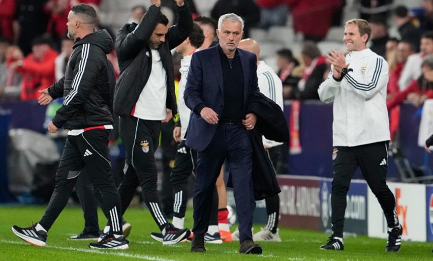 Αποθέωσε Παυλίδη ο Μουρίνιο και έκανε παράπονα για τη διαιτησία: «Υπήρχε ξεκάθαρο πέναλτι!»