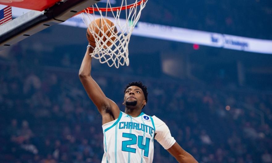 Πάγωσαν το Κλίβελαντ με ήρωα Μίλερ οι Χόρνετς - Σπάνια νίκη για Γουίζαρντς