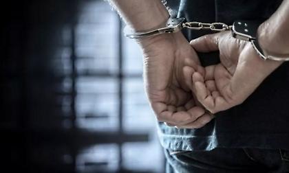 Συνελήφθη 44χρονος που επιχείρησε να πνίξει με κορδόνια την σύντροφό του