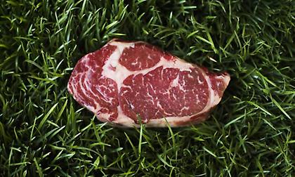 Από τη σόγια επιστροφή στο κρέας: Γιατί τα βίγκαν προϊόντα βγαίνουν εκτός μόδας