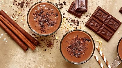 Σοκολατένιο smoothie με μπανάνα και κανέλα