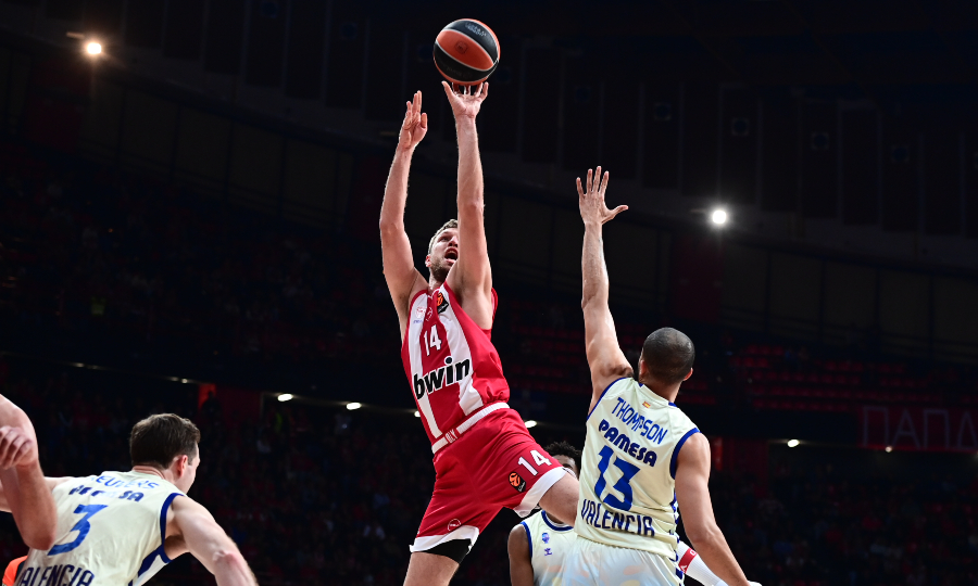 Ολυμπιακός-Βαλένθια 92-99: Κατέρρευσε στην 4η περίοδο και βυθίστηκε στην εσωστρέφεια