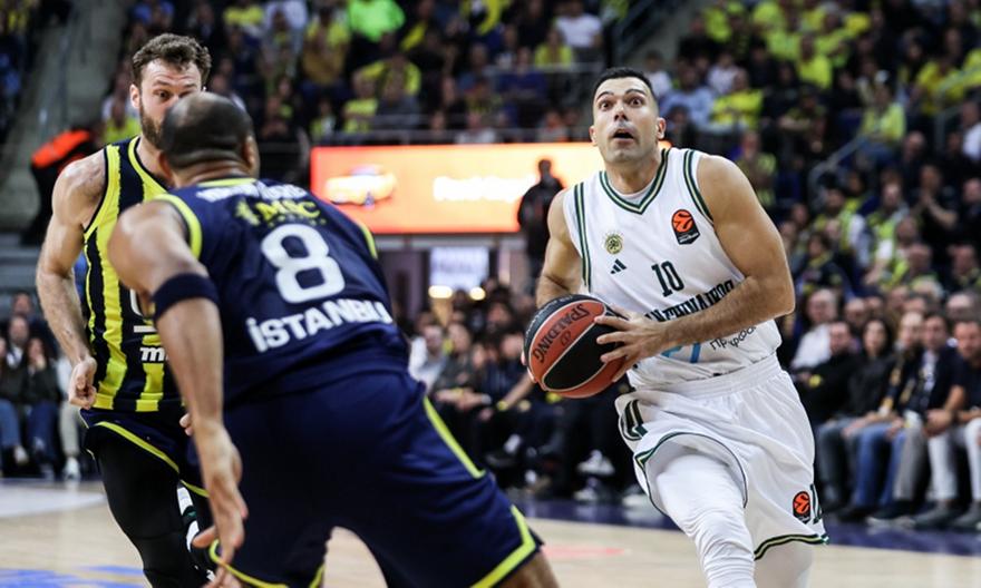 Ανησυχία στον Παναθηναϊκό: Ζήτησε αλλαγή ο Σλούκας στο τέλος λόγω ενοχλήσεων στο γόνατο