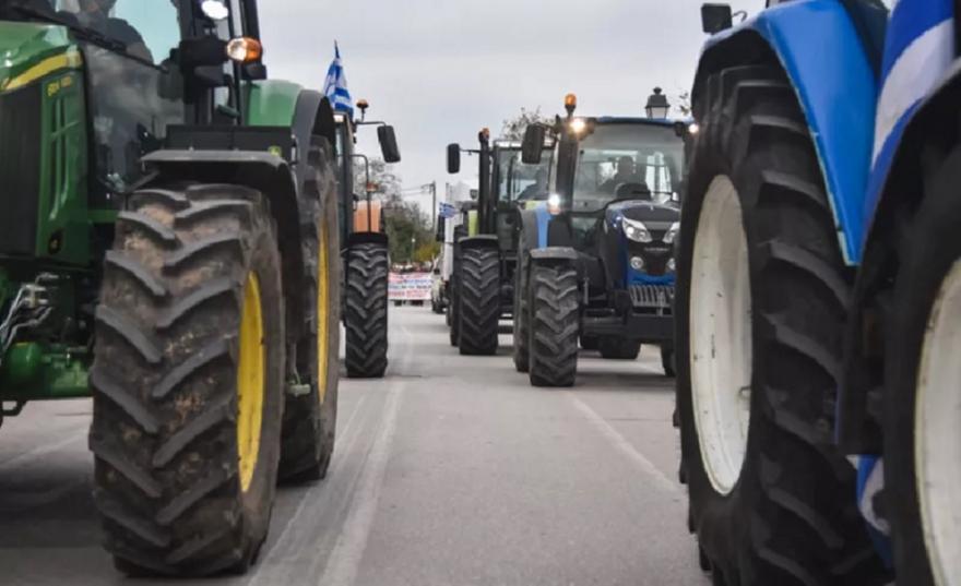 Αγροτικά μπλόκα: Έκλεισε για δύο ώρες ο Μπράλος