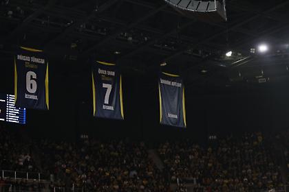 Φενέρμπαχτσε: Η φανέλα του Κουτλουάι για πάντα στην οροφή του «Ulker Sports Hall»