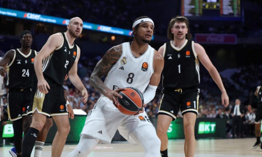 Λύνει το πρόβλημα με τους ξένους η Ρεάλ Μαδρίτης - Παίρνουν νέα διαβατήρια οι Οκέκε και Ντεκ