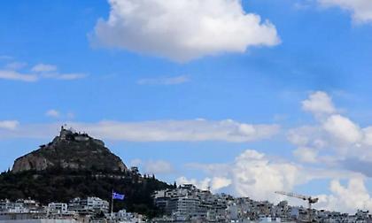 Καιρός: Αίθριος με τοπικές βροχές στα δυτικά και πρωινό παγετό