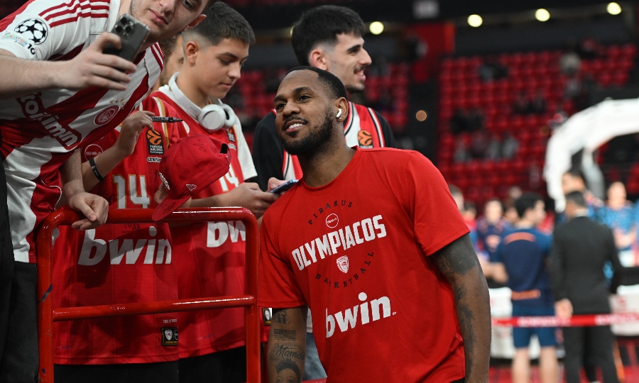 Μόντε Μόρις: Οι πρώτες του στιγμές στο ΣΕΦ και η βιντεοκλήση στο νέο του «σπίτι»