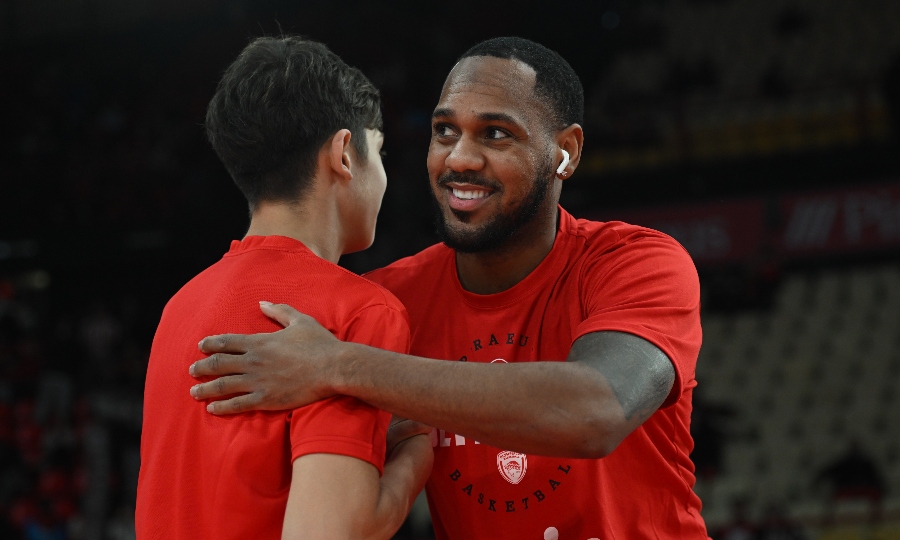 Μόντε Μόρις: Οι πρώτες του στιγμές στο ΣΕΦ και η βιντεοκλήση στο νέο του «σπίτι»