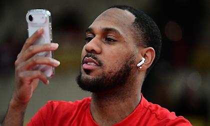 Στο ΣΕΦ ο Μόντε Μόρις: Οι πρώτες στιγμές και η βιντεοκλήση στο νέο του «σπίτι»