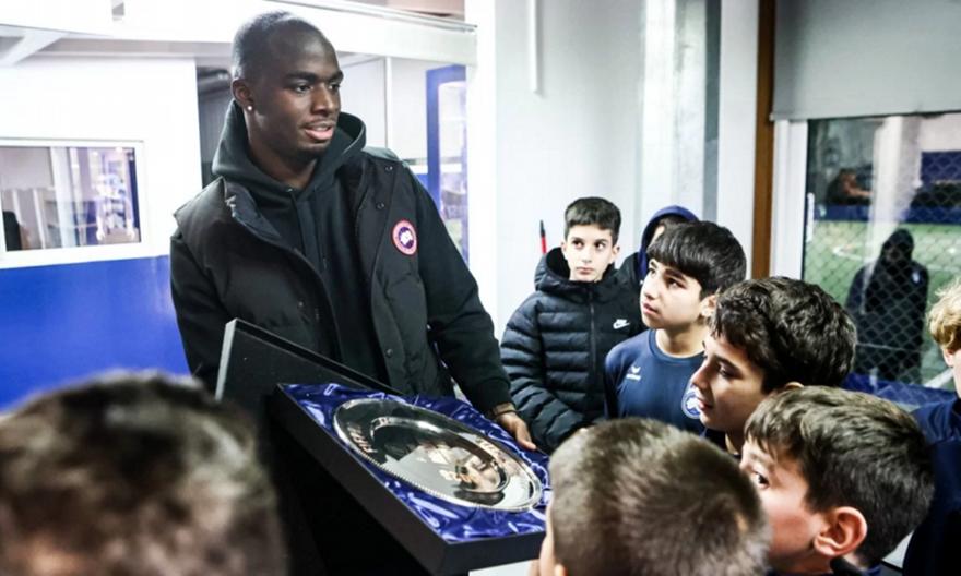 Ο Ανδρέας Τεττέη επισκέφτηκε την Ακαδημία της Κηφισιάς και έστειλε δυνατό μήνυμα ζωής