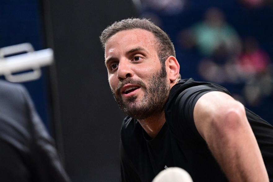 Δημοσιογράφος καταγγέλλει ότι τον χτύπησε ο ευρωβουλευτής Νίκος Παππάς