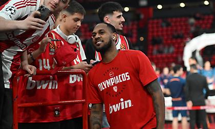 Το καλωσόρισμα στον Μόρις και η παρακάμερα του Ολυμπιακού από την αναμέτρηση με τη Βαλένθια