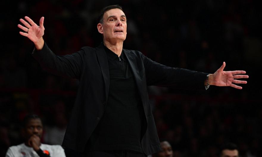 Μπαρτζώκας: «Στο παρελθόν κατηγορήθηκα ότι παίζω με το ρολόι, τώρα πρέπει να κατηγορηθώ για το αντίθετο»