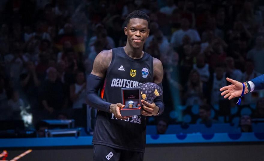 Σρέντερ: «Όσο μπορώ να τρέχω, θα παίζω με την εθνική Γερμανίας»