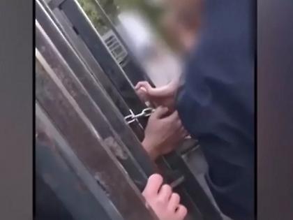 Καθηγητής έπιασε τα δάχτυλα μαθητή με κόφτη σε κατάληψη στο Χαλάνδρι