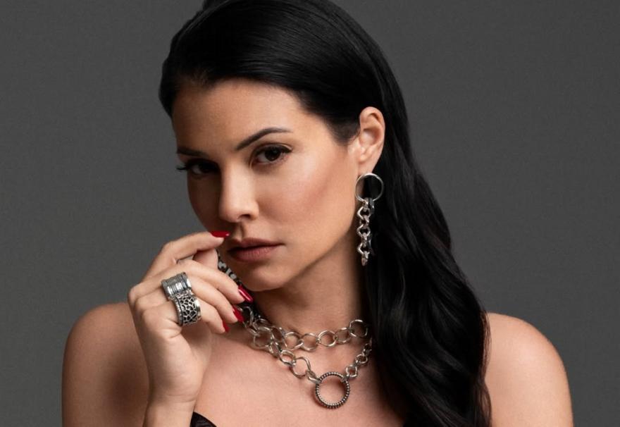 Μαρία Κορινθίου: Ετοιμάζεται για γιορτές στο εξωτερικό με τον σύντροφό της