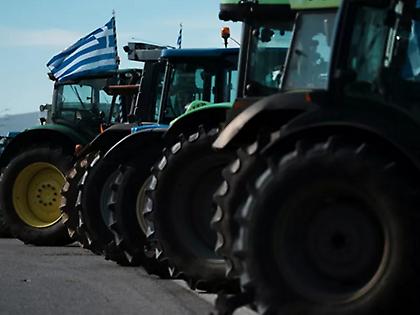 Αγροτικά μπλόκα: Συνεχίζονται οι αποκλεισμοί στα τελωνεία, εν όψει της σημερινής σύσκεψης στις Σέρρες