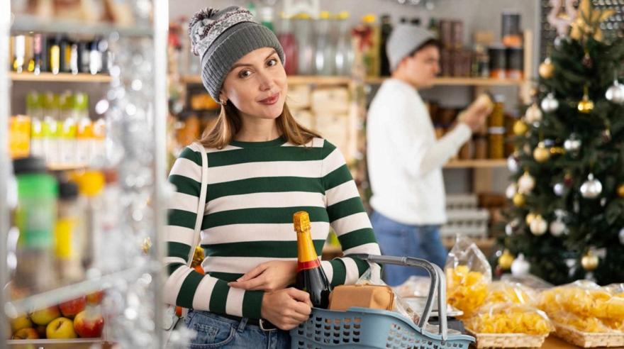 Πόσο θα κοστίσει φέτος το χριστουγεννιάτικο τραπέζι; Αύξηση έως και 20% καταγράφει το ΙΝΚΑ