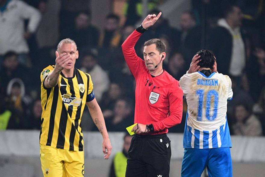 Κατηγορούν τη διαιτησία στην Κραϊόβα: «Εκτός ελέγχου, με αστείες αποφάσεις»