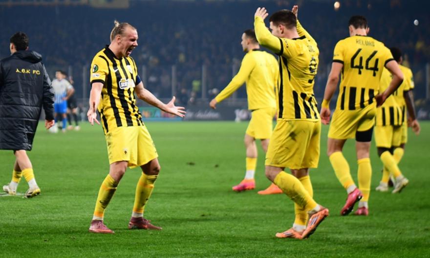 Η έκρηξη στο 3-2, το φιλί Ηλιόπουλου σε Πινέδα και ο χαμός στ’ αποδυτήρια: Η παρακάμερα του ΑΕΚ-Κραϊόβα