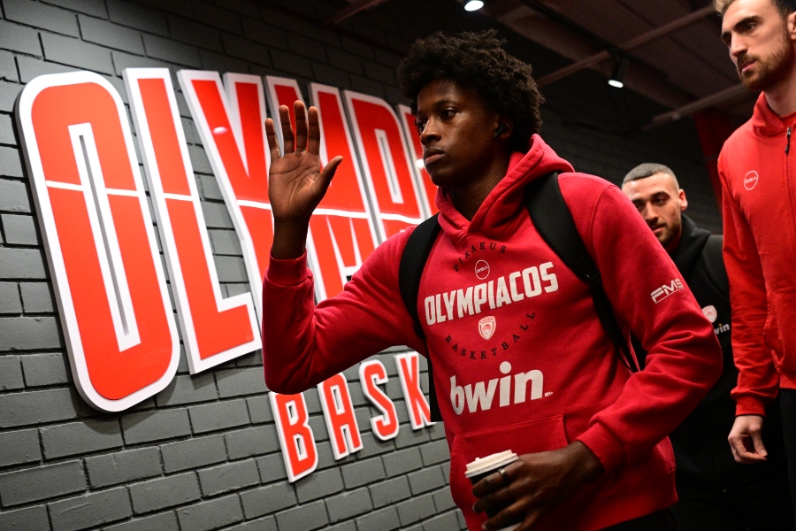 Ολυμπιακός: Ο Νιλικίνα άλλαξε λουκ στα μαλλιά αφήνοντας τα ράστα