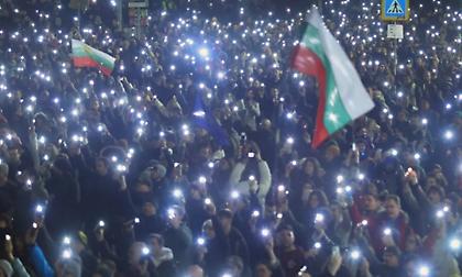 Νέες διαδηλώσεις κατά της διαφθοράς στη Βουλγαρία, παρά την παραίτηση Ζελιάσκοφ