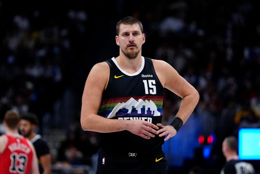 Πρώτος σέντερ σε ασίστ στην ιστορία ο Γιόκιτς: «Θα πίνω μπίρες και θα λέω ψέματα στα παιδιά μου»