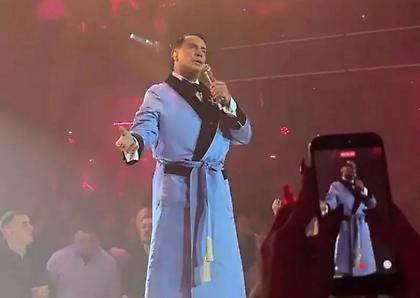 Αποθεώθηκε ο Μαζωνάκης στην πρεμιέρα του μετά τις καταγγελίες: «Είμαι ο Γιώργος, ο αληθινός»