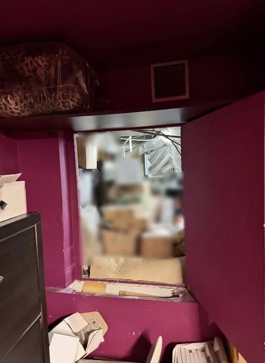 Έφοδος του «ελληνικού FBI» σε 2 καταστήματα stripshow στην Καλλιθέα