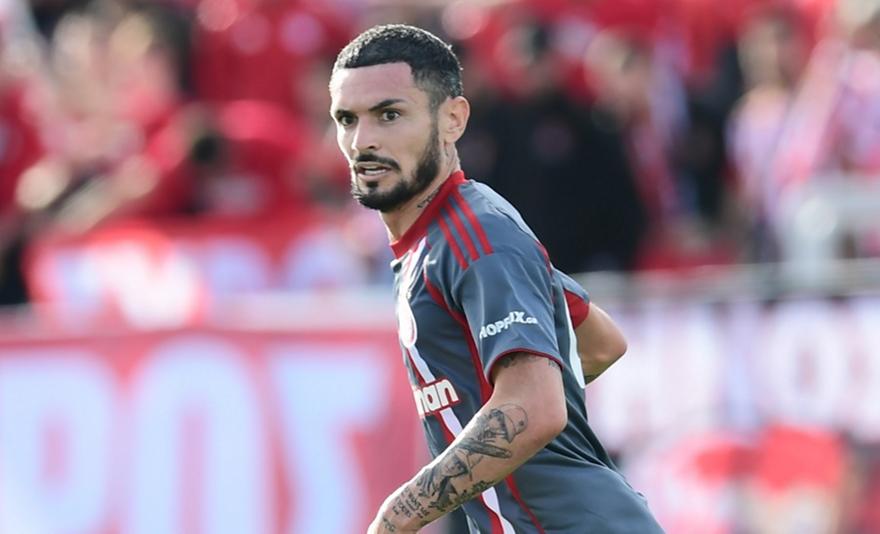 «Κύριος» ο Καμπελά, πήγε στον Ρέντη και αποχαιρέτησε τους πάντες στον Ολυμπιακό