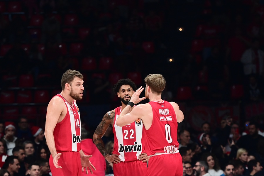 Το αβάσταχτο φορτίο του Ολυμπιακού και οι παράγοντες της μεταμόρφωσης του Παναθηναϊκού