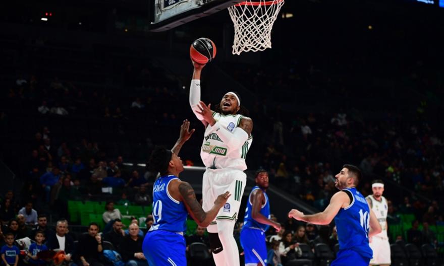 Έδειξε πόσο έλειψε: Όσα έκανε ο ορεξάτος Χολμς στην επιστροφή του μετά από σχεδόν δύο μήνες